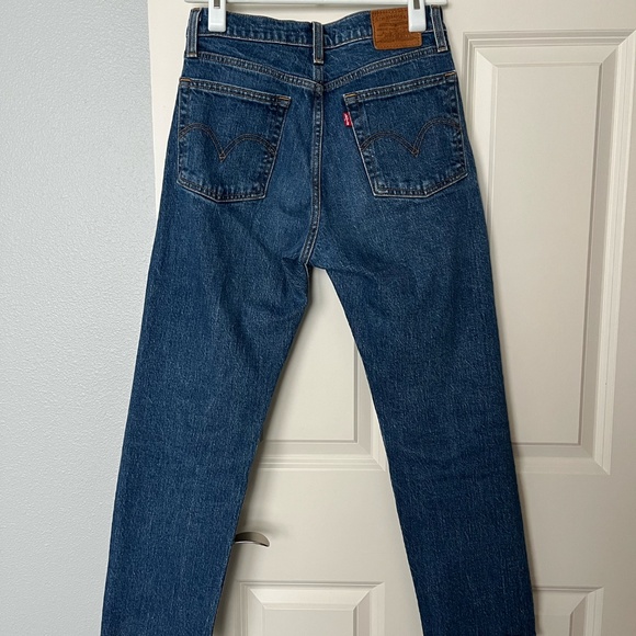 Levi's Premium 90s Wedgie Straight Leg Raw Hems Button Fly Jeans - Picture 5 of 8